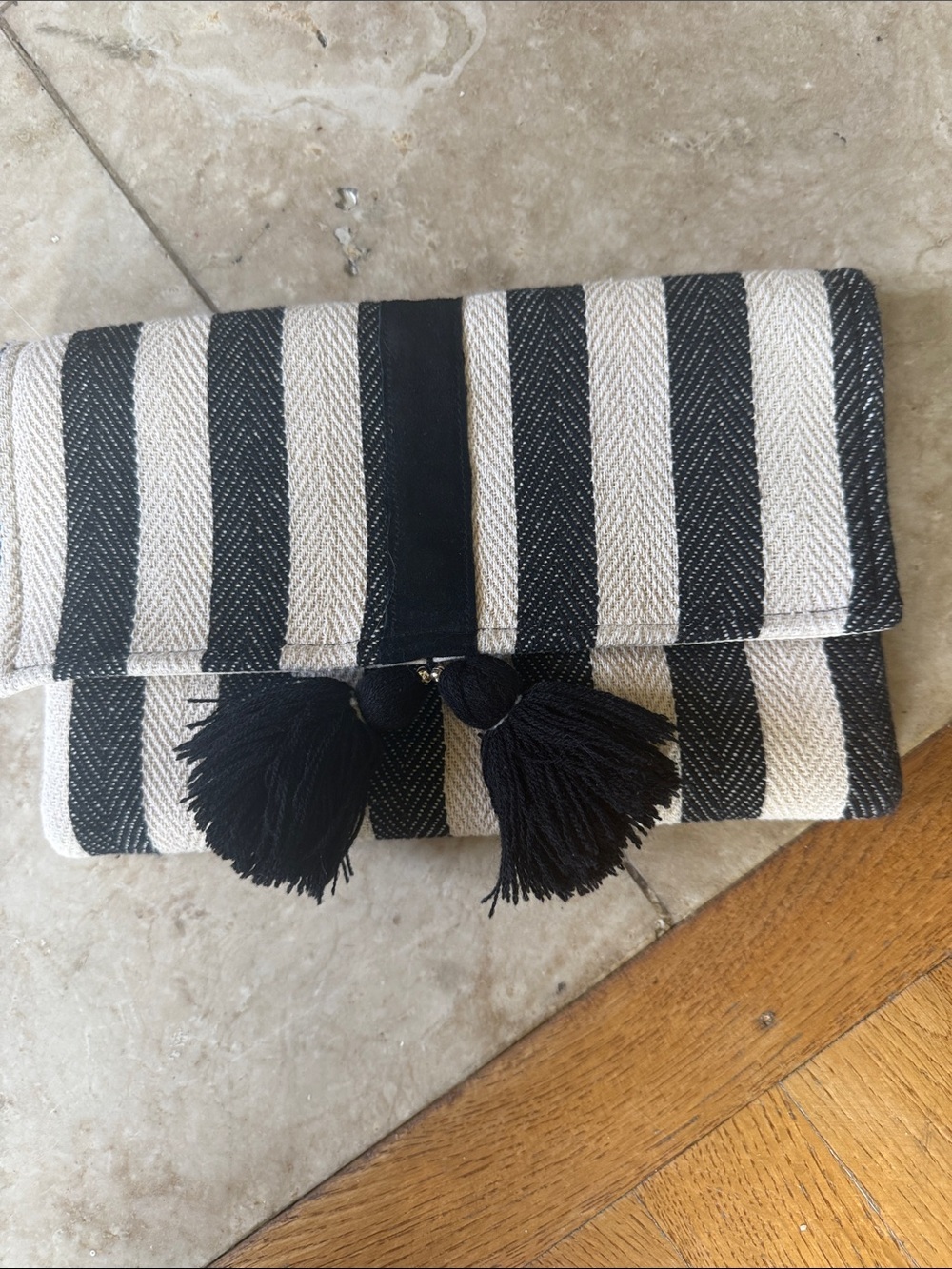 Woven envelope clutch ladies bag, NWOT black and cream with tassels - Picture 9 of 9